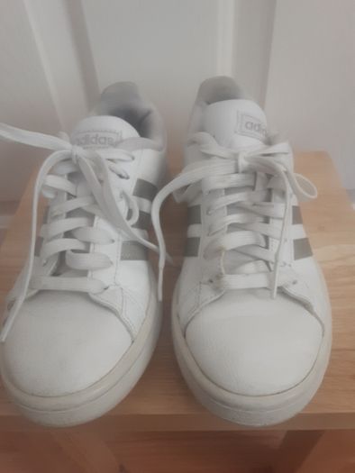 Trainers/Adidas Regular Fit .. Size: 4 UK 36.5 EU .. Colour: White .. Price Drop