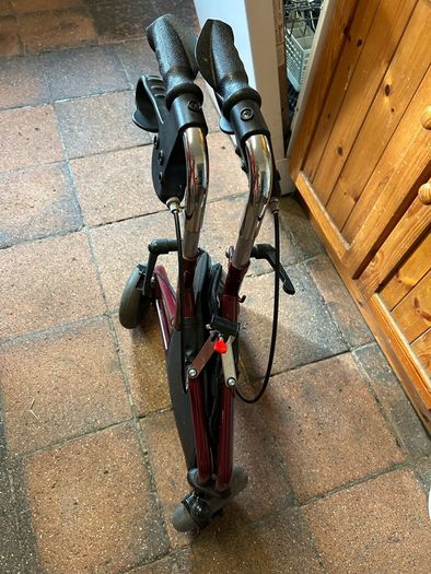 tri wheel walker