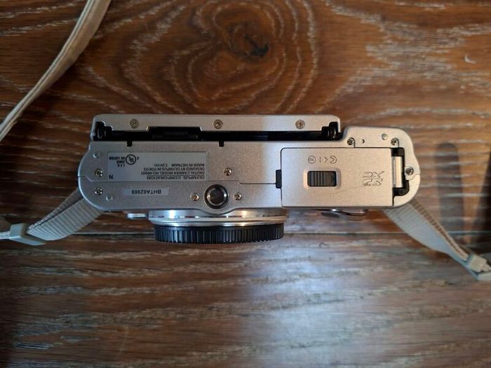 Olympus PEN E-PL 8 Camera body