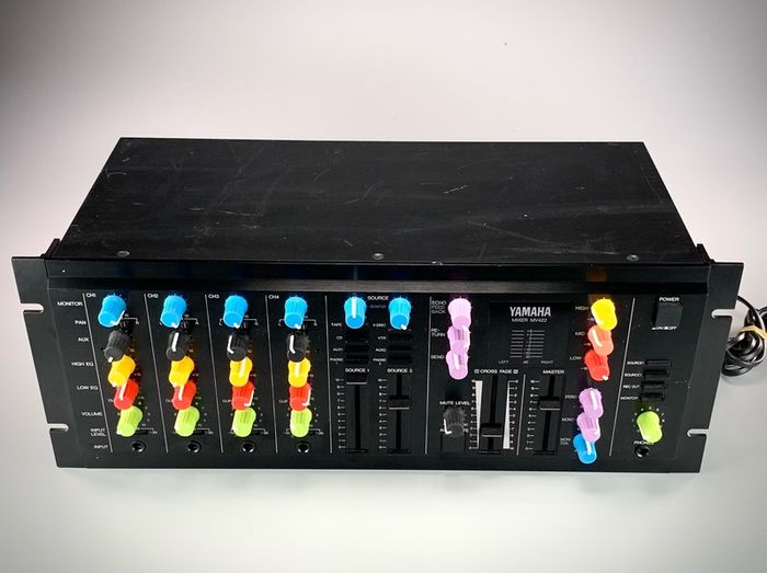 Yamaha MV422 4-channel analog mixer