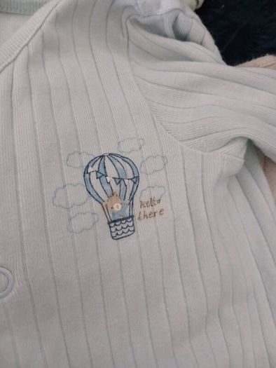 Newborn vests & baby grows 5