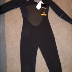 Brand new top of the line womens Xcel Infiniti 5/4 wetsuit size 8-10