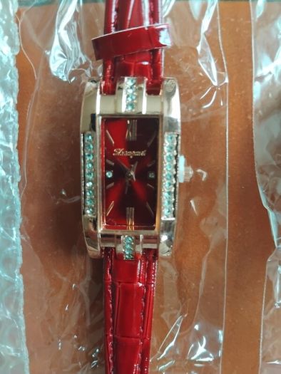 2 womans quartz watches with leather straps