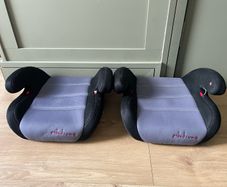 Set of 2 booster car seats