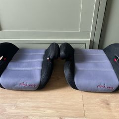 Set of 2 booster car seats