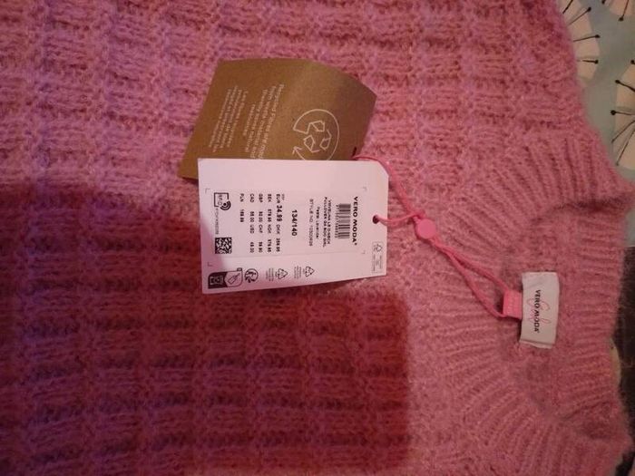 vera moda pink jumper , 9-10yrs