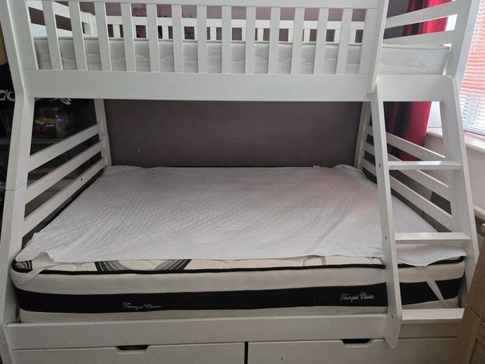 bunk bed