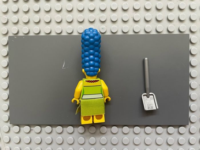lego Simpsons sim002 Marge Simpson with Apron minifigure