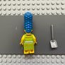 lego Simpsons sim002 Marge Simpson with Apron minifigure Image 2
