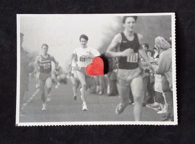 Ireland Postcard : Sonia O'Sullivan Leads The Oman Race , Phoenix Park , Dublin - 1992 , Irish Independent Postcard