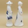 Blue Willow Man and Woman Salt and Pepper Shaker Image 4