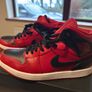 Air Jordan 1 Mid red Image 3