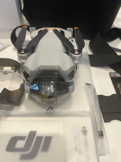 Dji Mini 4 Pro  New not power on yet