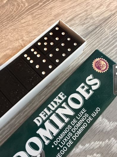 Deluxe Dominoes Set
