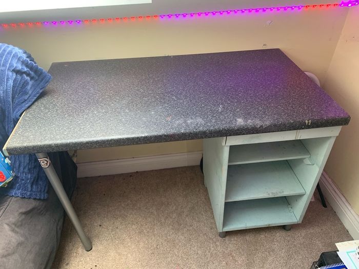 Free desk to go