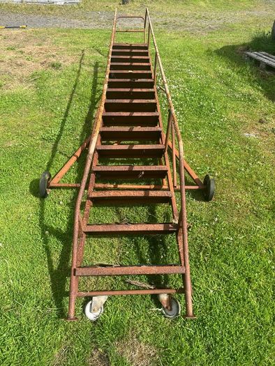 Rolling Step Ladder / Platform Ladder
