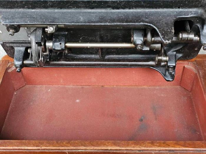 Singer sewing machine