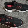 nike black red runners trainers shoes Image 2