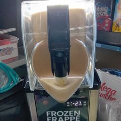 Frozen frappe machine