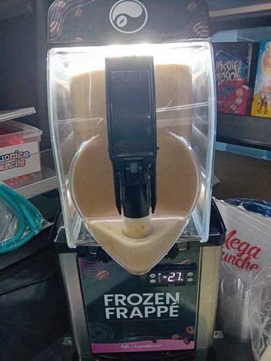 Frozen frappe machine
