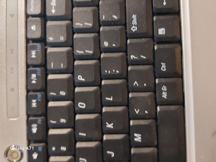 Dell Inspiron 1525, Model PP26L, Windows 7 Professional, 3GB Ram, 250GB HDD, Intel Pentium Dual CPU T2330 1.6GHz, Firefox, Opera, Chrome, and VLC