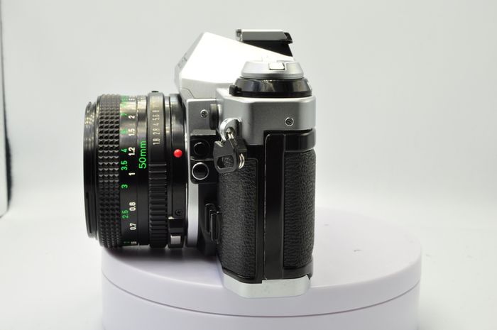 Canon AE-1 Program Silver/ Chrome 35mm SLR Film Camera with fast Canon FD 50mm f1. 8 FDn, Recently FULLY SERVICED and in Good Condition.