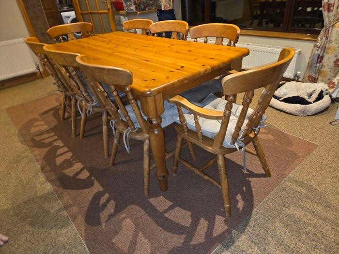 8 seater table and