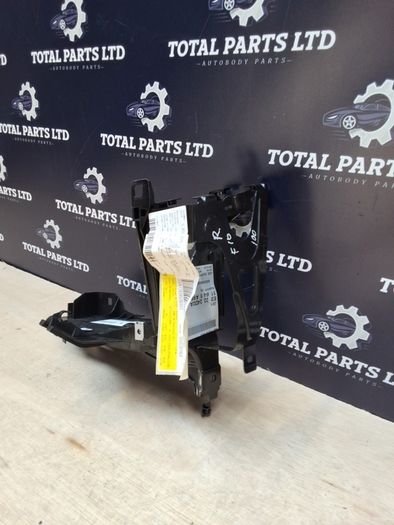 Bmw 5 series f10 righr headlight bracket