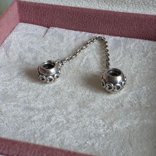 Pandora band of hearts safety chain charm very good condition hallmarked