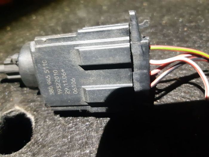 Audi A4 B7 A6 C6 Estate 2004-2008 Brake Pedal Sensor Switch 3b0945511c