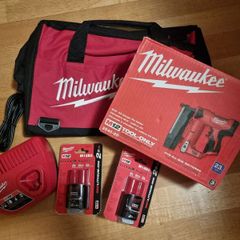 Milwaukee M12 23 Gauge Pin Nail Gun Kit 2.0Ah