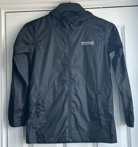 Boys Regatta rain jacket - sz 9-10