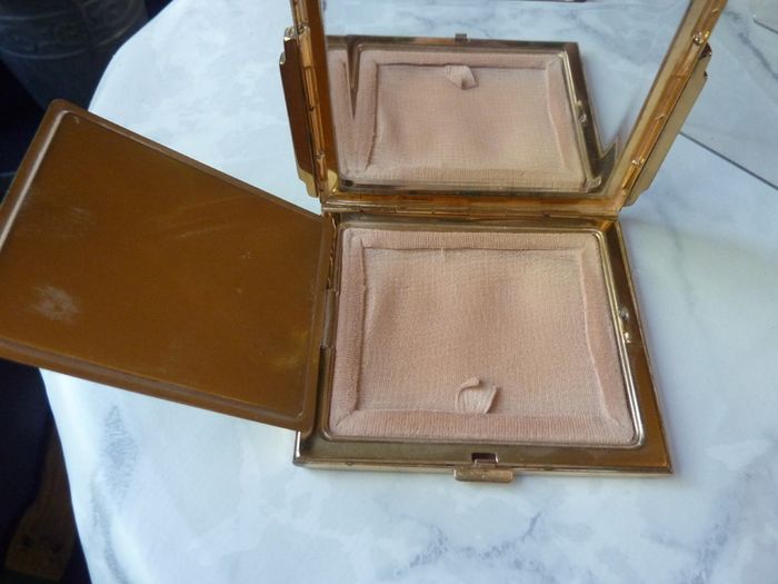Rare and Genuine Art Deco AGME Switzerland Gold Tone Mother of Pearl Compact with Adjustable Initials