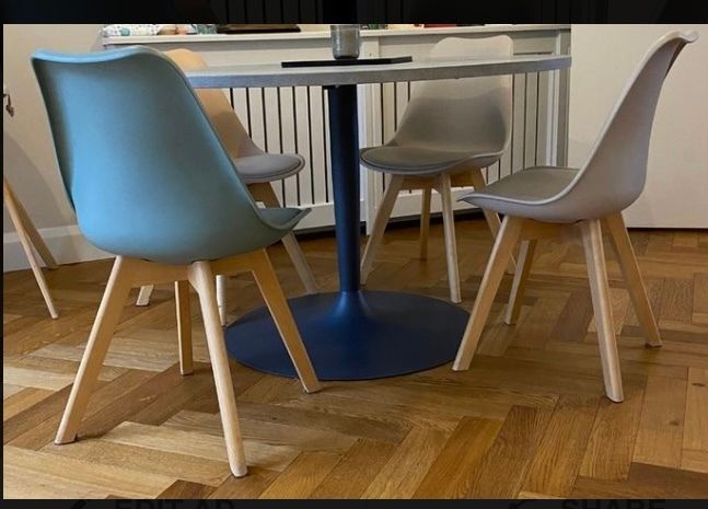 Dining table and 5 chairs