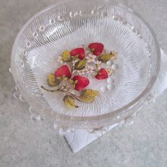 SMALL Vintage Italian glass STRAWBERRY fruit bowl, textured glass fruit bowl.