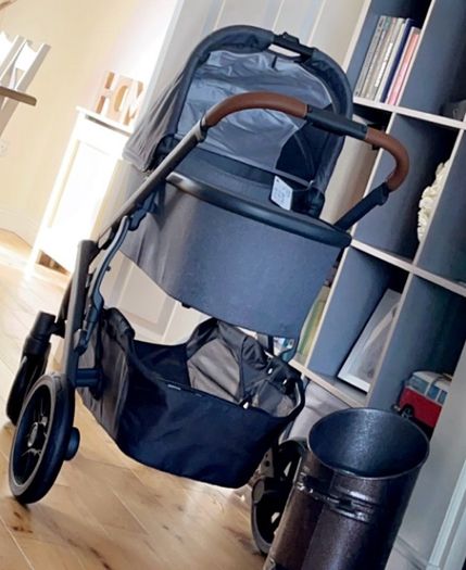 Uppababy V2 Greyson full buggy/ pram set. Also Cybex car seat & isofix