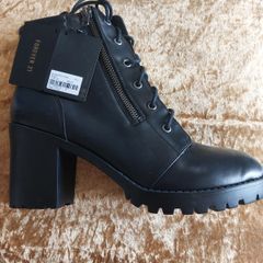 Boots size 7