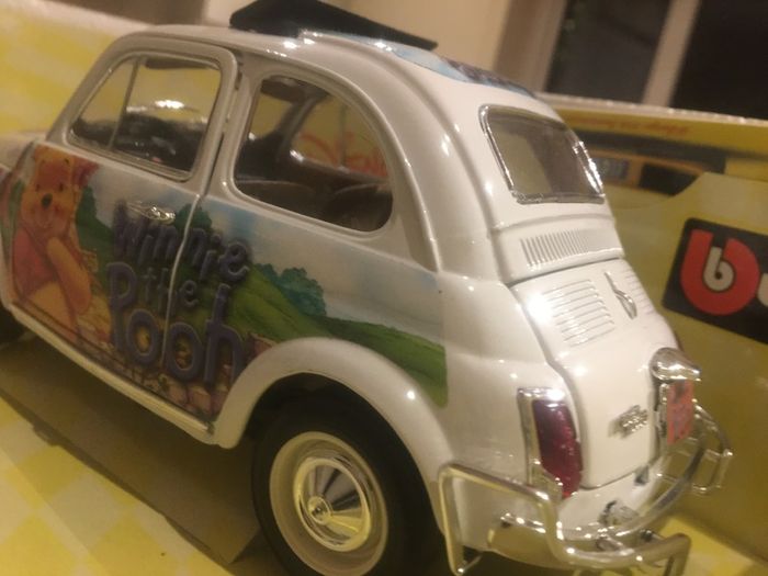 Fiat 500 Disney Winnie the Pooh Scale 1/18 Burago