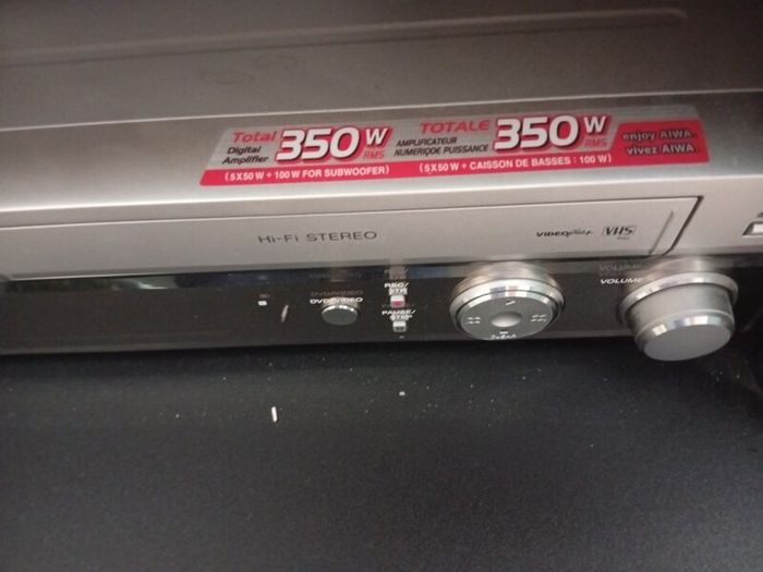Aiwa dvd/cd/ vhs system