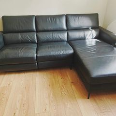Leather recliner sofa