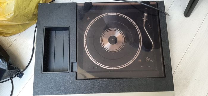 Retro 70s Waltham STM-50 Record Player/Tape Deck/Radio Stereo with Speakers