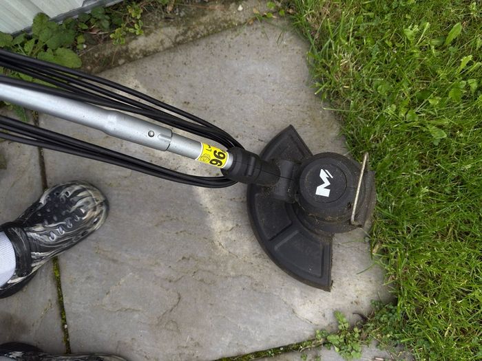 grass trimer 350W corded