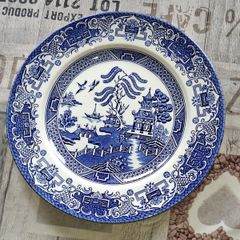 Lot of Old Collectors Wall Hanging Plates no chips or cracks, PRICE IS FOR 1 Postal Available or Collection