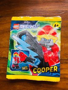 lego dreamzzz Cooper Minifigure with Giga-shooter