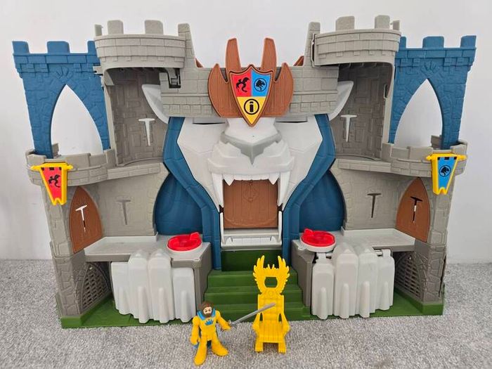 Lions kingdom castle playset