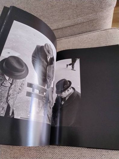 Richard Kalvar Earthlings 2007 photography book hardback with dustcover in very good condition FREE STANDARD POSTAGE INCLUDED
