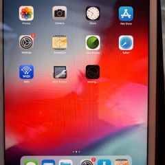 iPad Mini 2 (White, 16GB, Great Condition, Case Included)