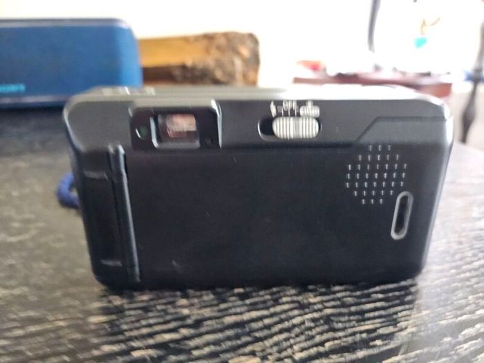 Canon Sure Shot Telemax   35mm film camera
