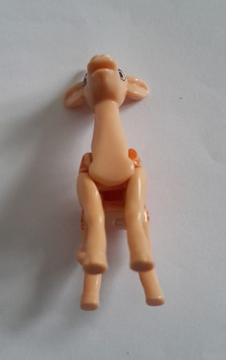 Kinder Giraffe