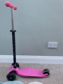 Micro Maxi PLUS with LED wheels